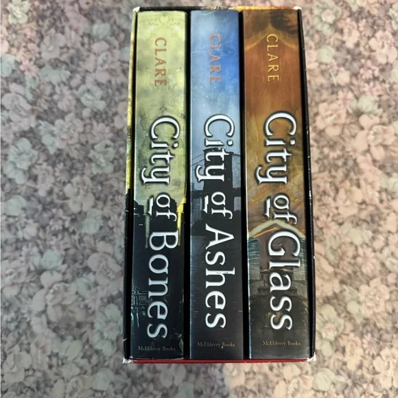The Mortal Instruments Book Set - Picture 2 of 2
